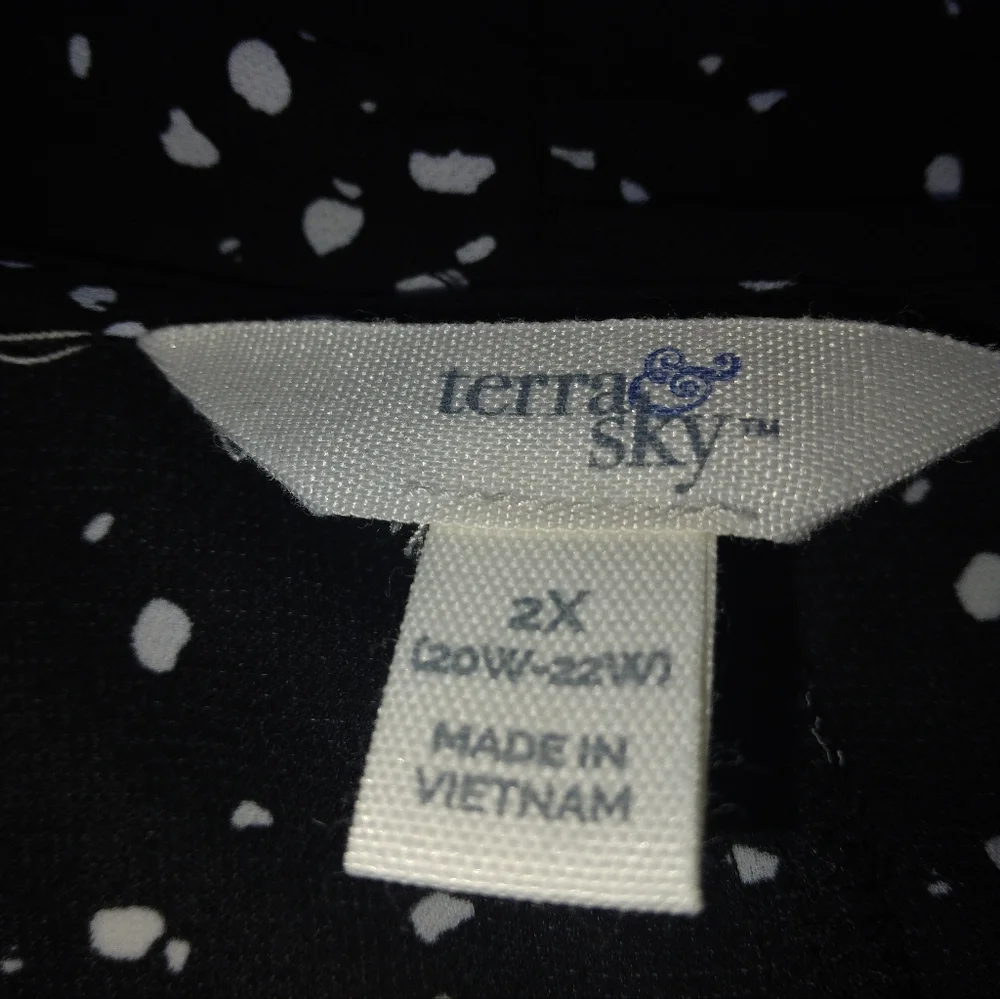 Terra sky Black & white tunic - Picture 5 of 6